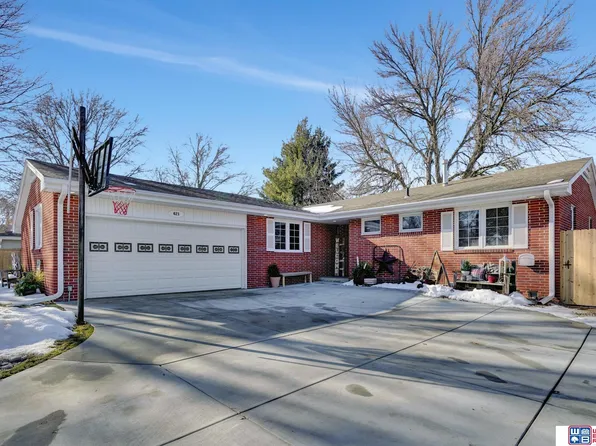 621 Teakwood Dr, Lincoln, NE 68510