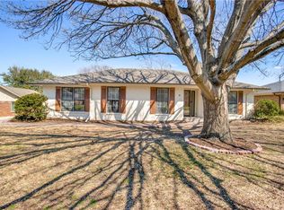 6905 Whitman Ave, Fort Worth, TX 76133