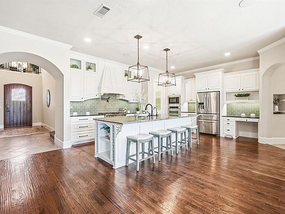 2nd image of 5016 Manchester Rd