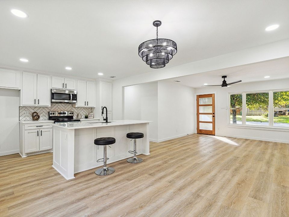 1st image of 2015 Southridge Dr