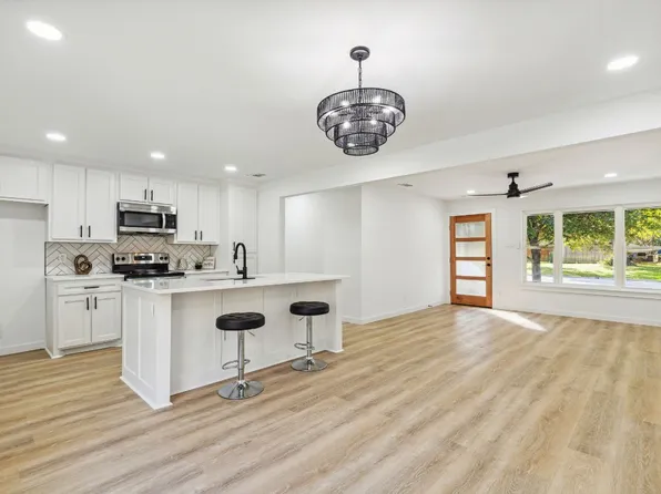 2015 Southridge Dr, Arlington, TX 76010