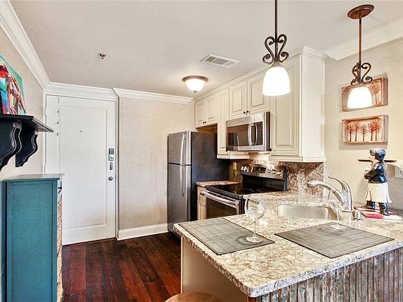 3rd image of 1205 Saint Charles Ave APT 214