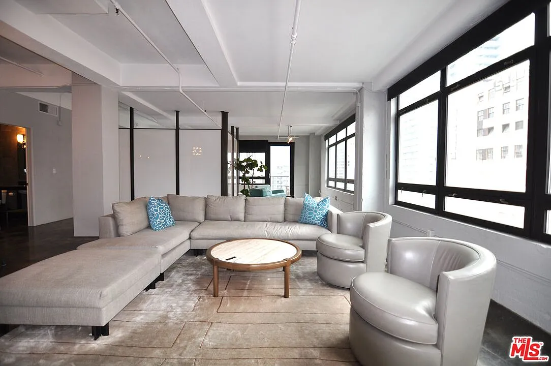2 bed, 2.0 bath, 1740 sqft, $3,995 — Photo 1