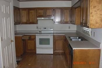 4th image of 2675 Trotters Pointe Dr