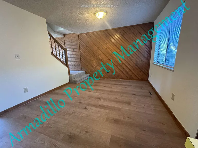 606 W Alpert Ct — Photo 2