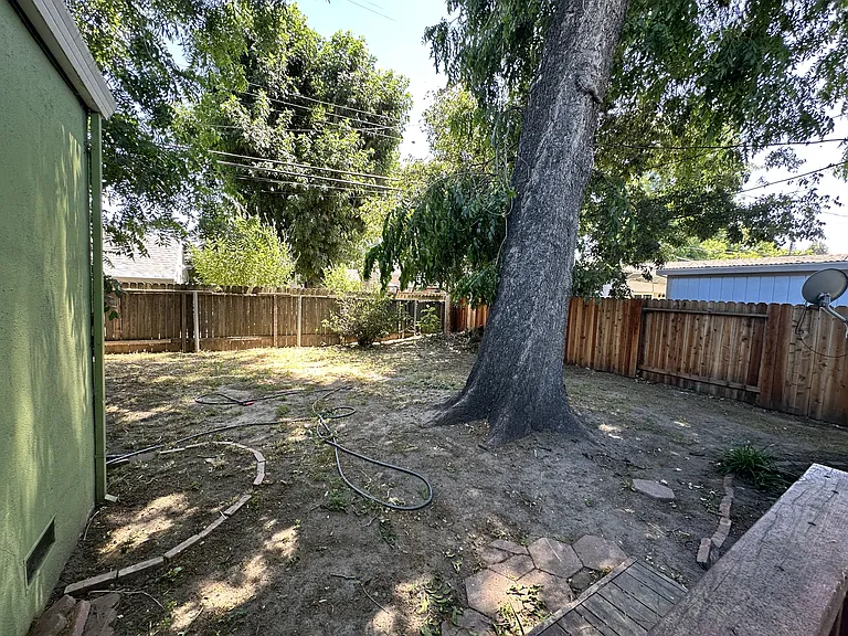 1125 Park Blvd — Photo 11