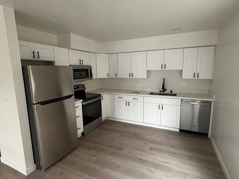 411 N 21st St #203 — Photo 2