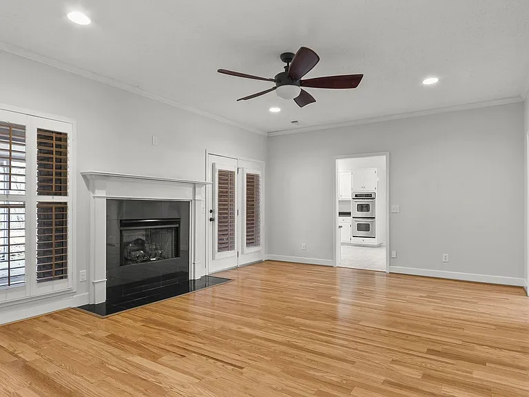 10495 Royal Points Dr — Photo 18