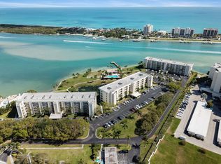 200 Intracoastal Pl APT 202, Tequesta, FL 33469