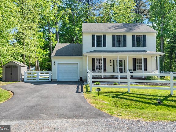 3rd image of 118 Stewart Ln