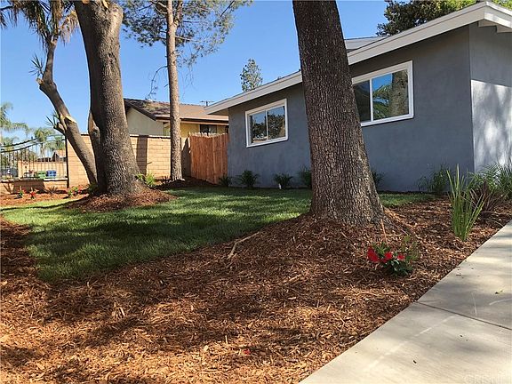 4th image of 11444 Gladstone Ave