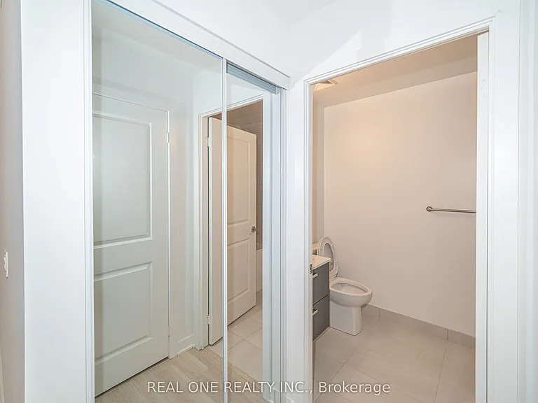 30 Upper Mall Way #1408 — Photo 28