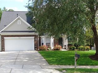 3440 Fairfax Woods Dr, Matthews, NC 28105