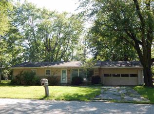 125 Pleasant View Dr, Mitchell, IN 47446