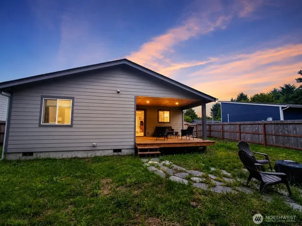 168 N Narwhal Loop NW, Ocean Shores, WA 98569