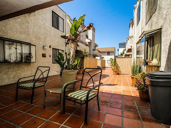 3rd image of 8221 Langdon Ave Unit 210