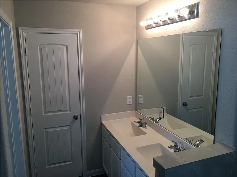 2111 Ethan Dr — Photo 22