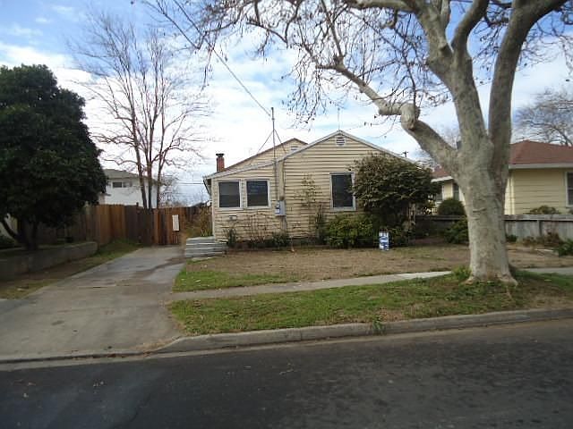 1st image of 241 N Lincoln Ave