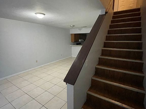 2nd image of 2530 SW 31st Pl #11397461