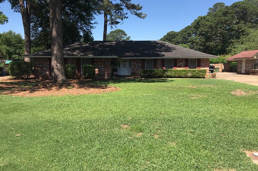 1st image of 607 Chatsworth Dr