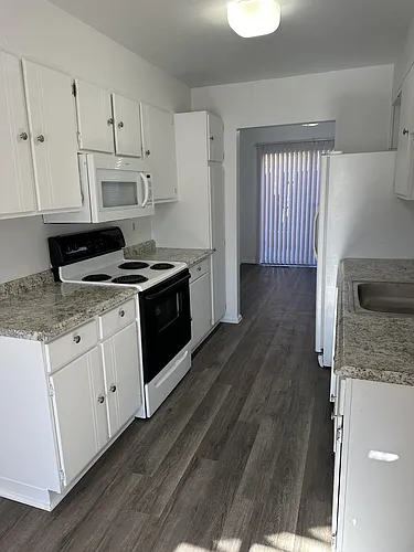 942 Northern Way #1 Photo 1