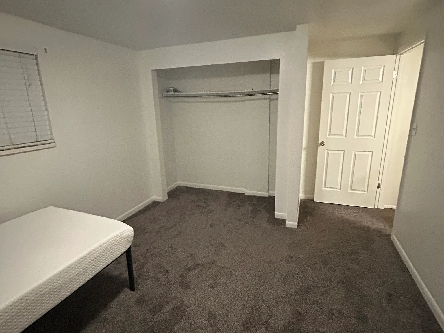 4 bed, 2.5 bath, 1500 sqft, $615 — Photo 1