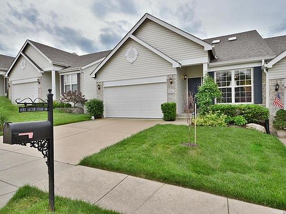 3rd image of 1142 Arbor Place Dr