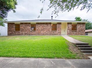 3402 Meadow Oaks Dr, Garland, TX 75043