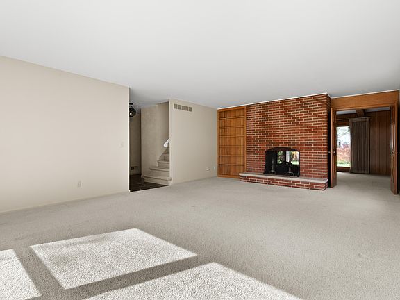 5th image of 6428 Applewood St