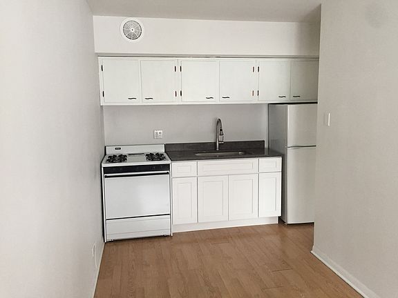 4th image of 7446 Franklin St #2NE