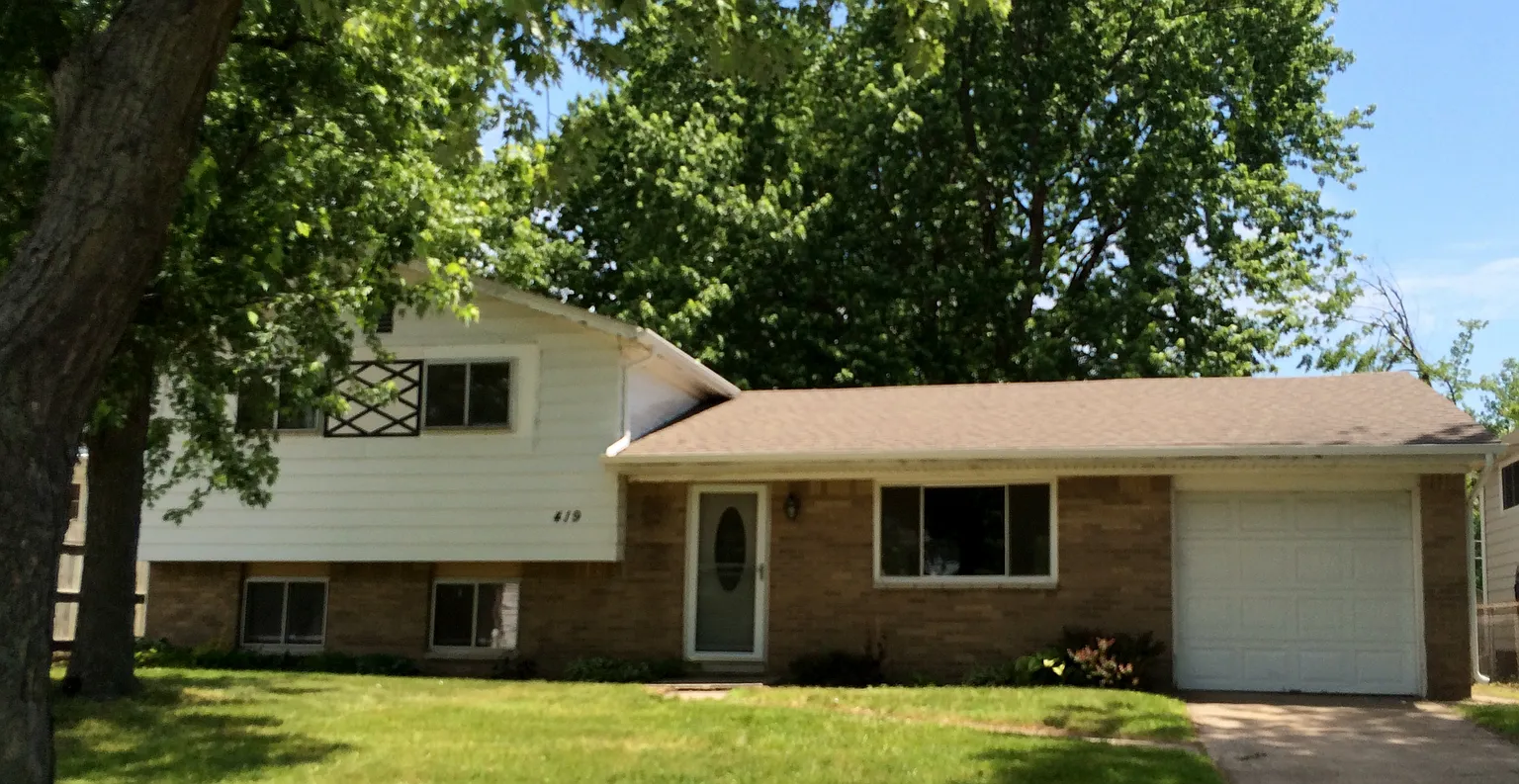 419 Shrewsbury Dr photo 1