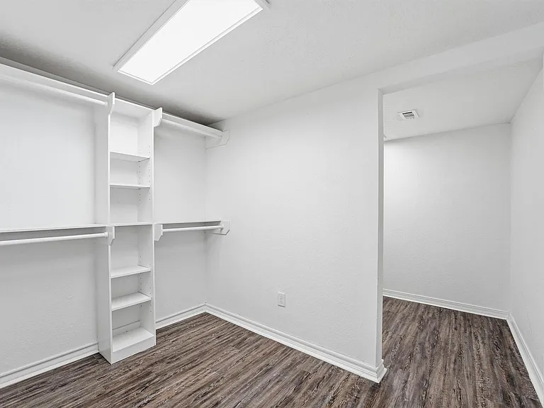 2044 Des Jardines St — Photo 13