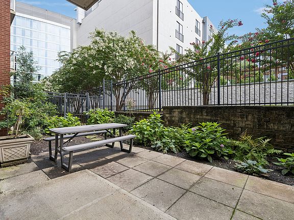 2nd image of 600 12th Ave S APT 204