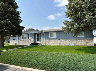 402 E 3rd St, Imperial, NE 69033