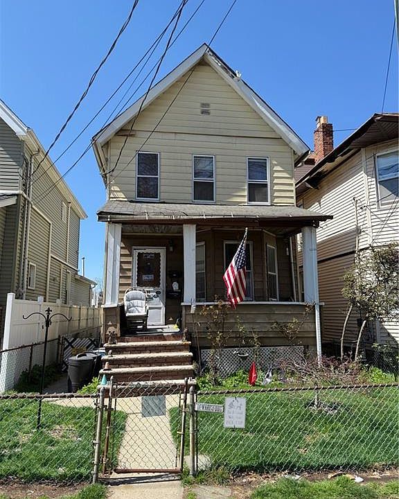 1st image of 400 Jewett Ave