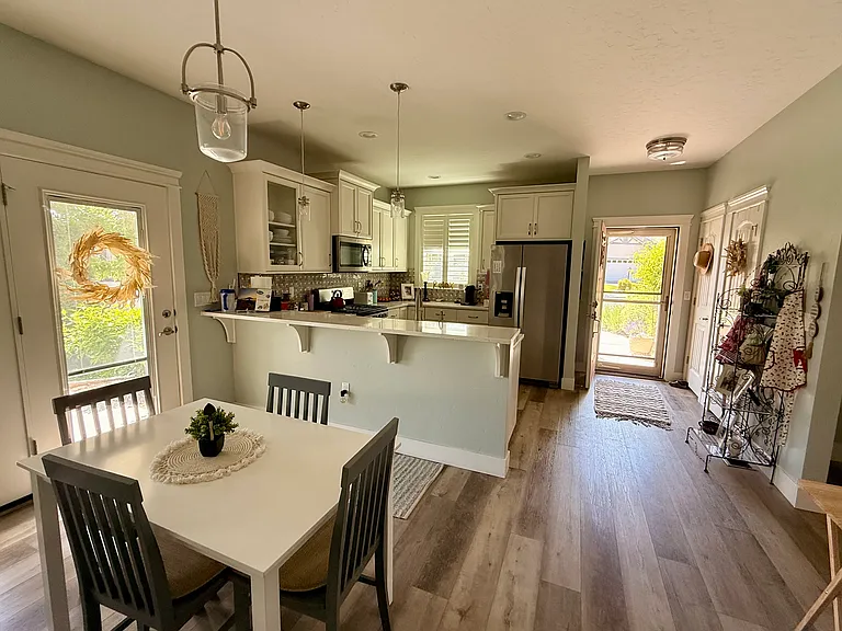 3714 S Greenbrier Rd — Photo 11
