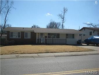 1st image of 906 Lynn Haven Ln