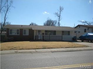 906 Lynn Haven Ln, Hazelwood, MO 63042