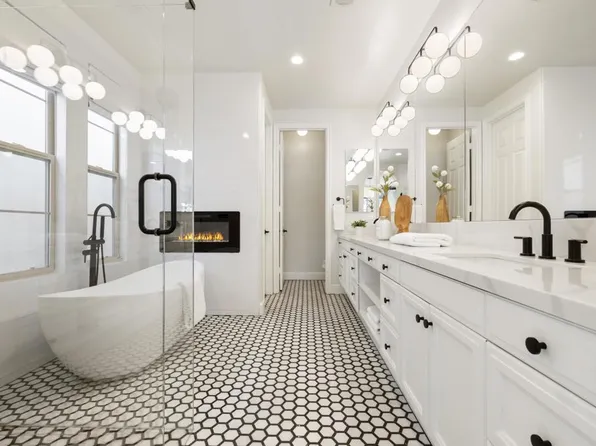 2124 Historic Decatur Rd, San Diego, CA 92106