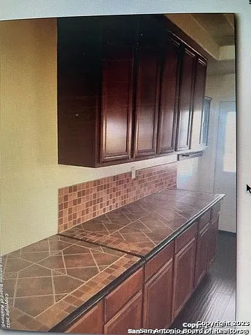 3 bed, 2.0 bath, 1724 sqft, $1,600 — Photo 3