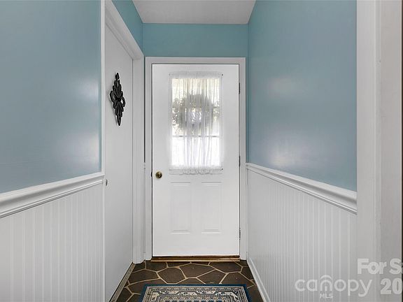 4th image of 114 Falling Waters Rd APT 2