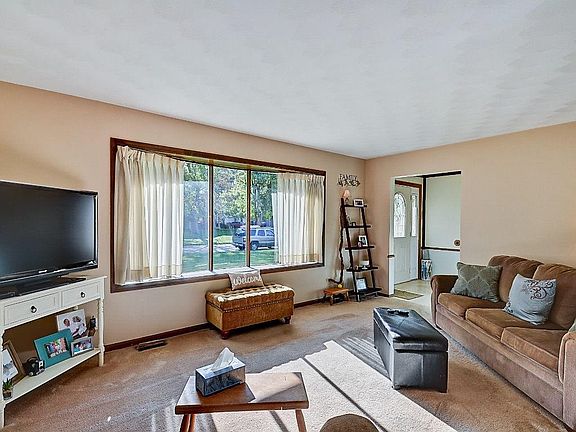 4th image of 6910 White Pines Ct