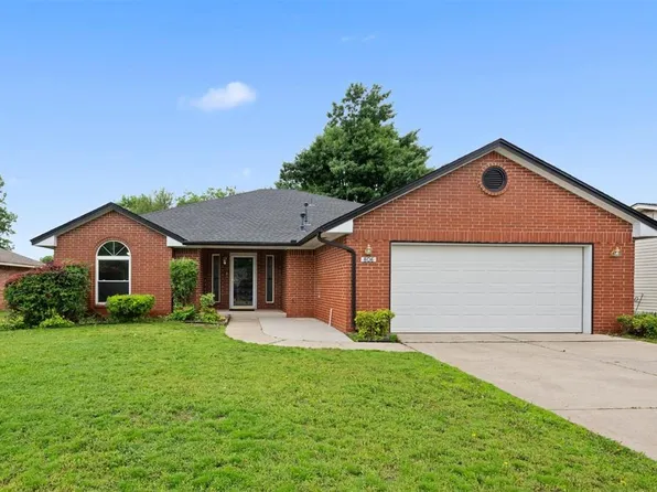 806 Meadowlake Dr, Noble, OK 73068