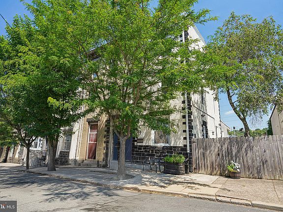 2nd image of 3401 W Westmoreland St