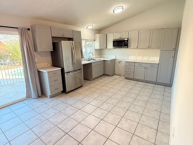 3244 Lindell Rd — Photo 7