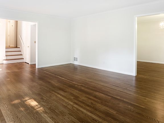 Spacious living room