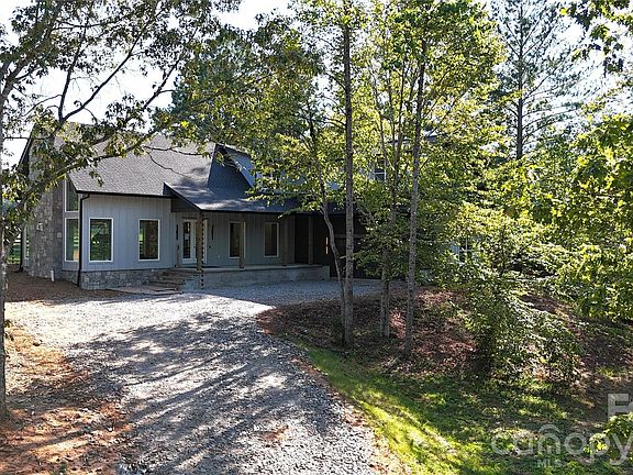 3rd image of 2303 Paddock Cir
