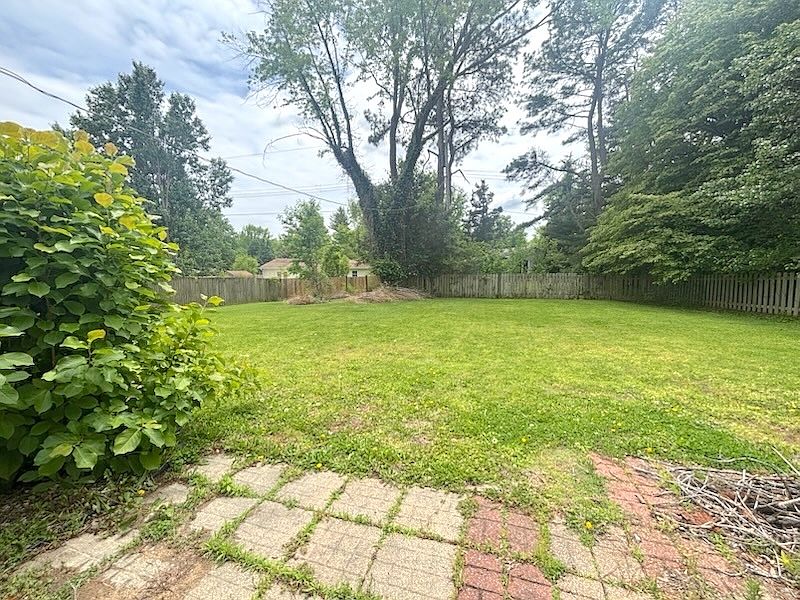 2nd image of 1709 W Sunset Dr