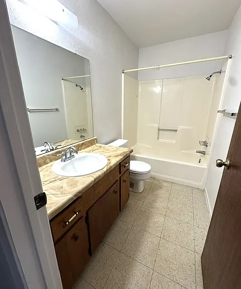 2101 Eastwind St — Photo 4