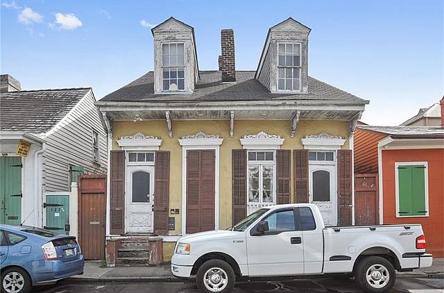 1st image of 518 Burgundy St